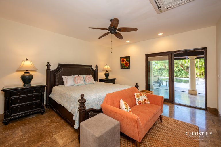 Luxury Villa Beach Front, 6 bedrooms in Playa Flamingo, Guanacaste ultra luxury for sale For Super Rich