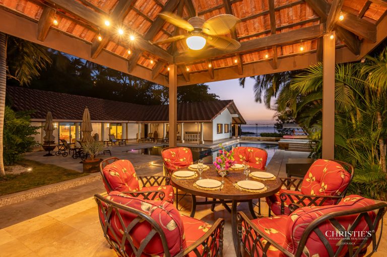 Luxury Villa Beach Front, 6 bedrooms in Playa Flamingo, Guanacaste image for sale For Super Rich