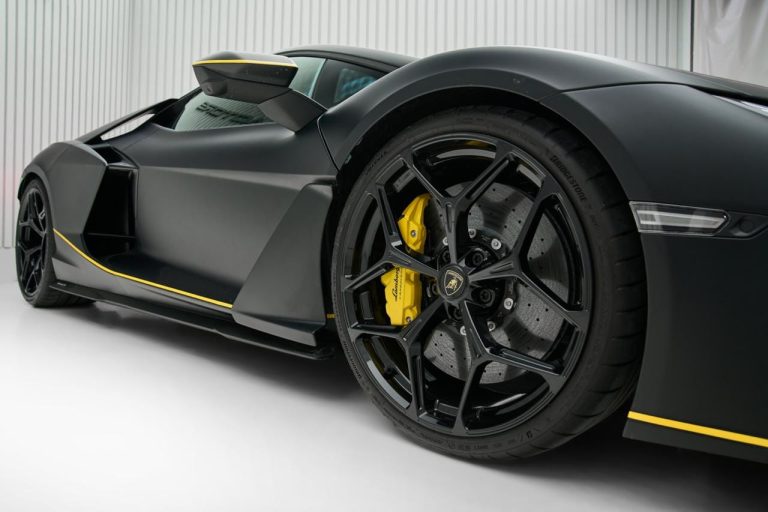 2026 Lamborghini REVUELTO buy for sale For Super Rich