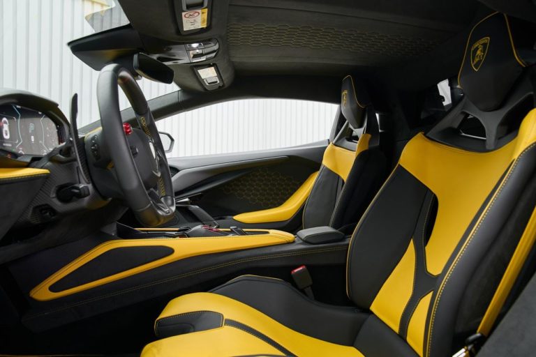 2026 Lamborghini REVUELTO supercar for sale For Super Rich