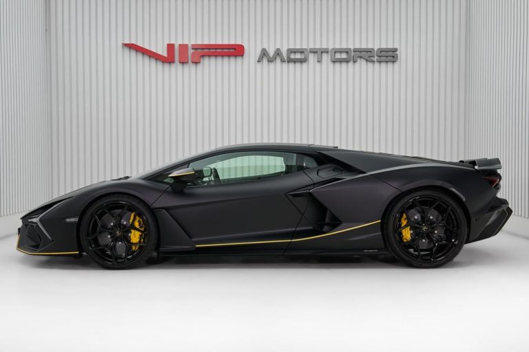 2026 Lamborghini REVUELTO Black & Yellow for sale For Super Rich